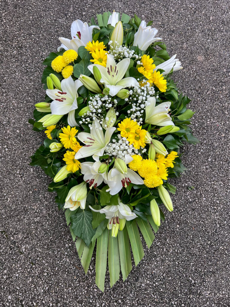 Pogrebni aranžman za sprovod ljiljani