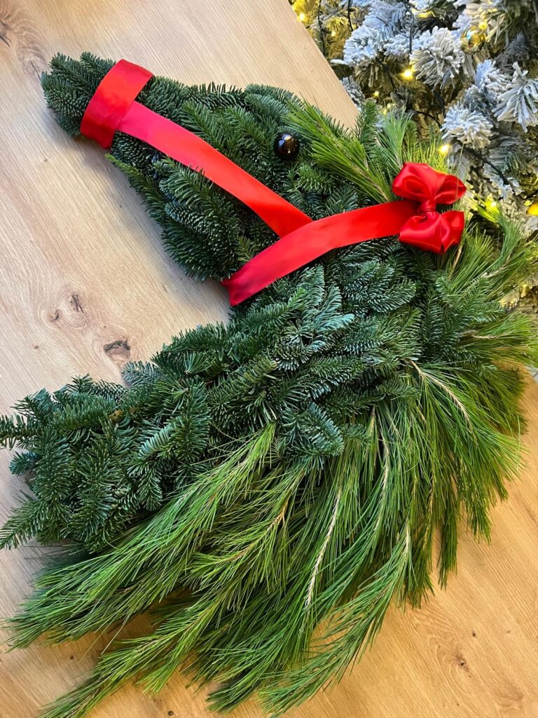 Konjska glava od borovine cvjetne dekoracije