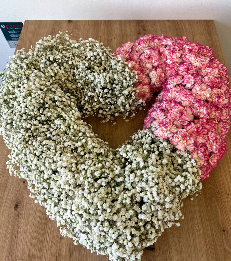 Cvijeće u obliku srca veliko cvjetne dekoracije