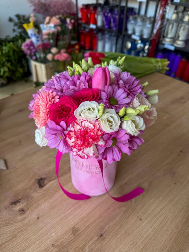 rozi flower box gerberi tulipan krizantema